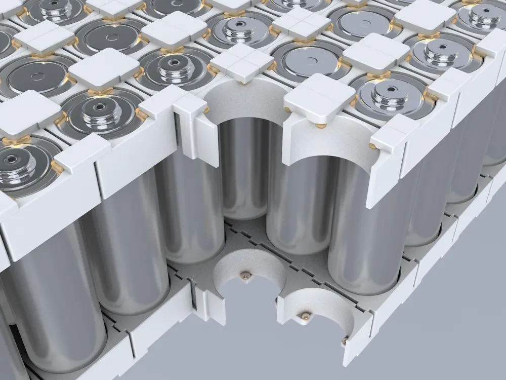 Cylindrical cells fixed in a plastic carrier 