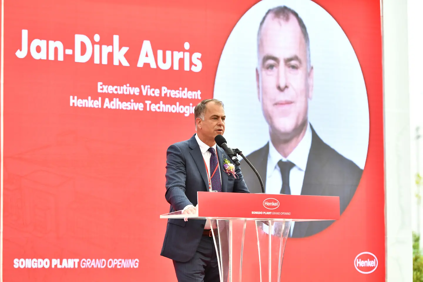 Jan-Dirk Auris, Executive Vice President Adhesive Technologies